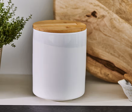 Biała, ceramiczna puszka na kawę z drewnianym wieczkiem, 500 g.