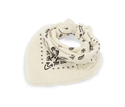 Kremowa dzianinowa bandana z wełną i kaszmirem, z czarnym wzorem paisley i frędzlami.