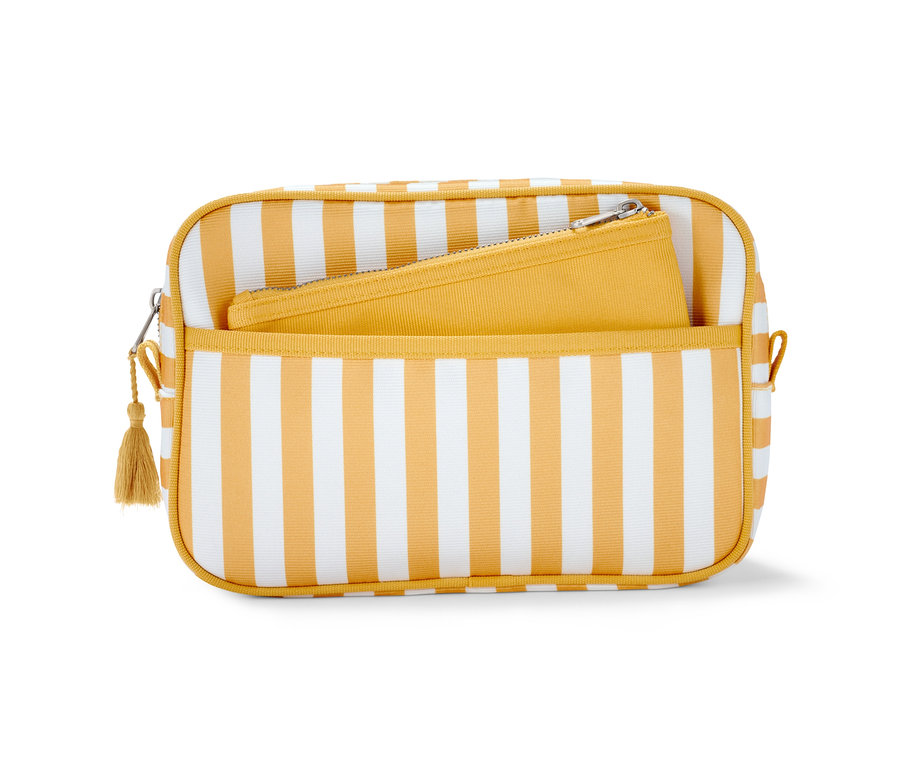 Pasiasta kosmetyczka z saszetką.