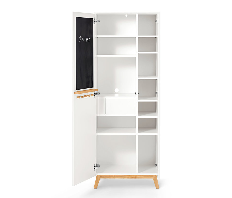 Otwarta szafa wielofunkcyjna z półkami i tablicą na drzwiach.