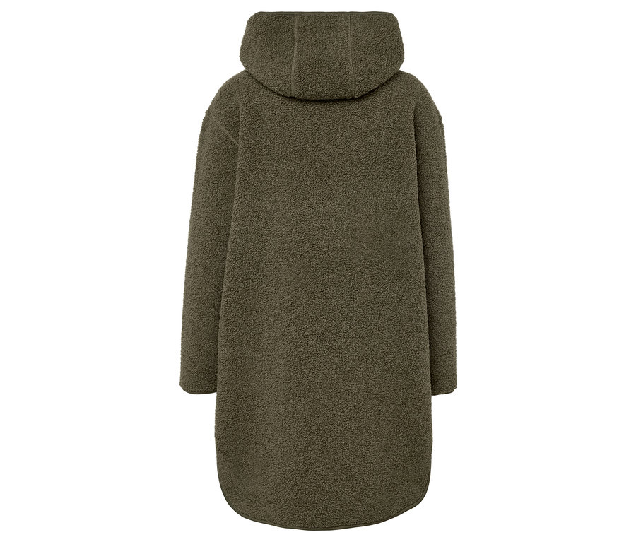 Widok z tyłu długiego, kudłatego płaszcza z kapturem w kolorze oliwkowozielonym.
