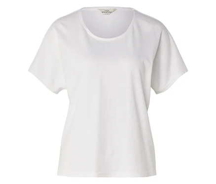 Biały T-shirt z krótkimi rękawami i okrągłym dekoltem.