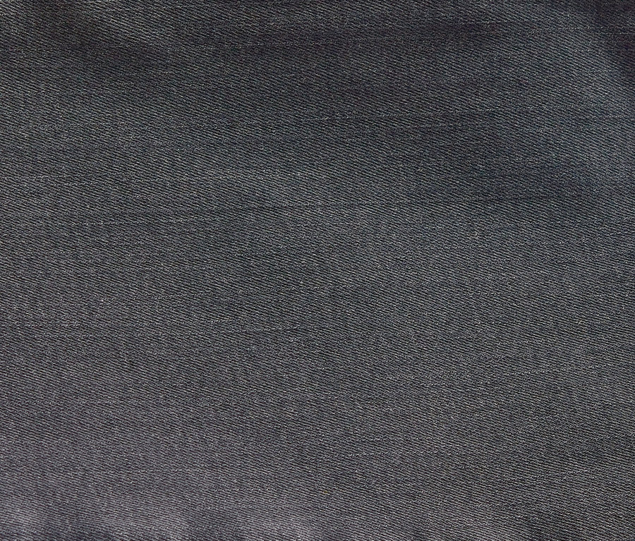 Zbliżenie na tregginsy – fason „Jule”.