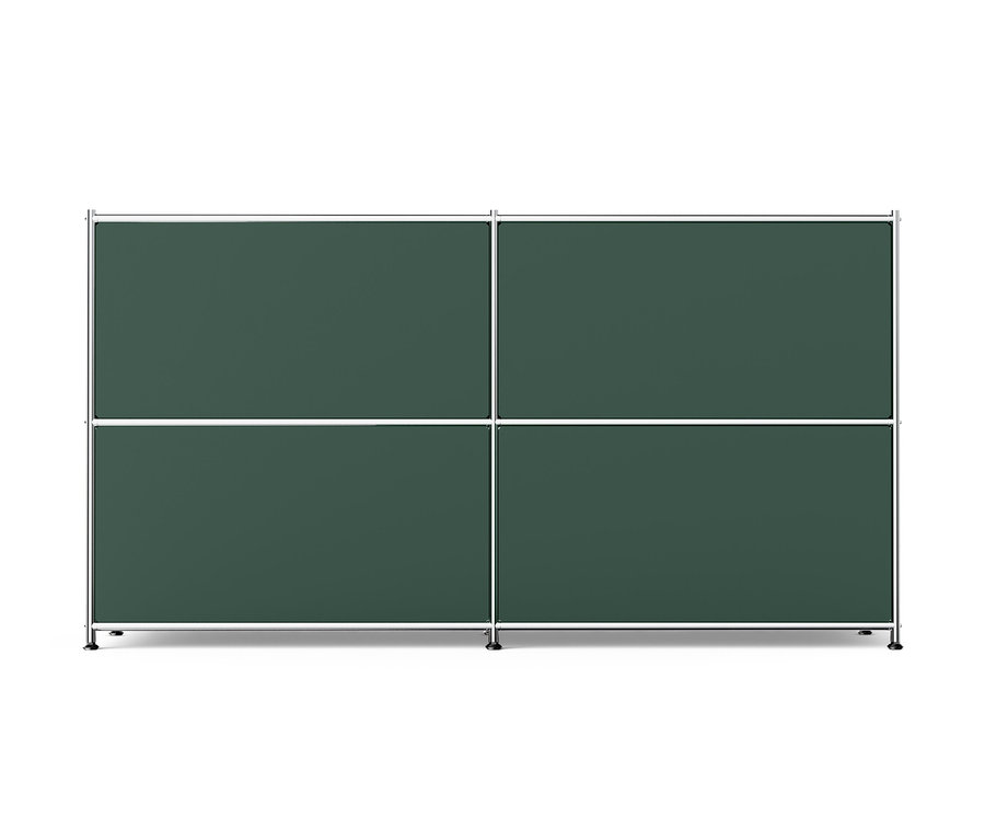 Metalowa szafka „CN3” z 2 klapami do indywidualnego umieszczenia, w kolorze oliwkowej zieleni.