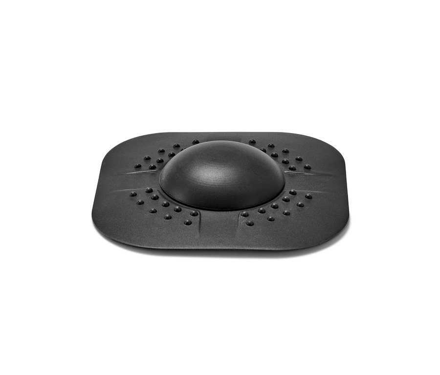 Czarne sitko/korek do odpływu na białym tle.