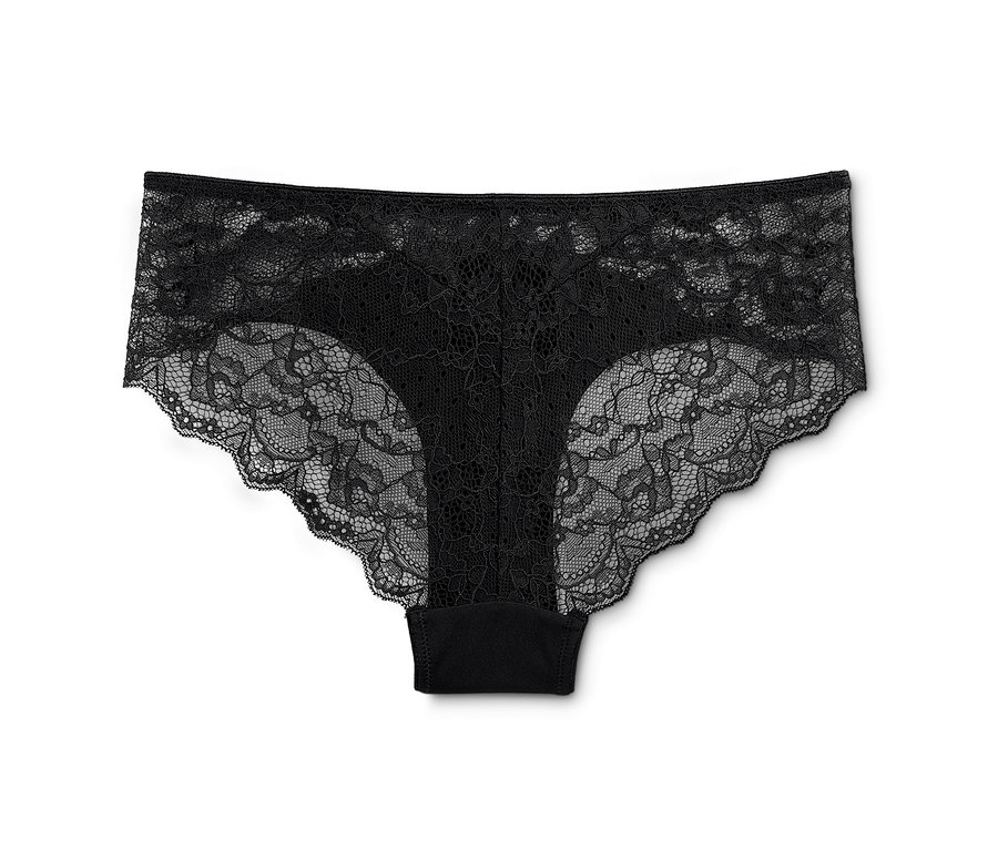 Na białym tle leżą czarne figi brazylijskie, 2 pary.