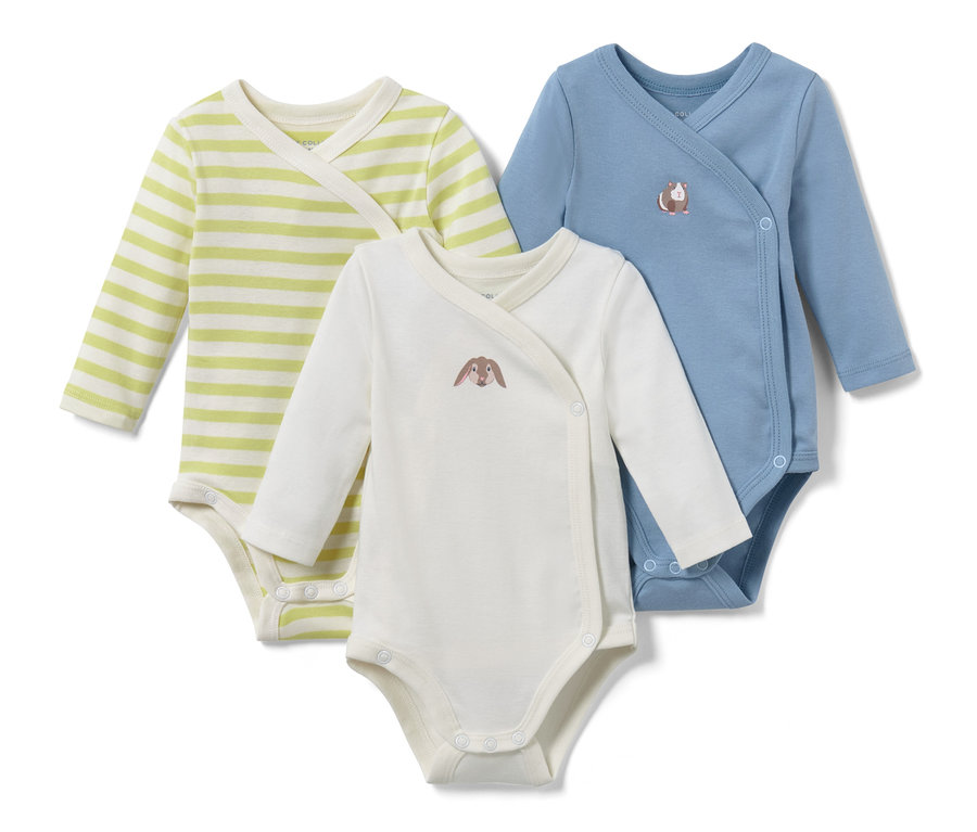 Trzy body z długim rękawem: w paski żółto-białe, białe z królikiem i niebieskie z świnką morską.