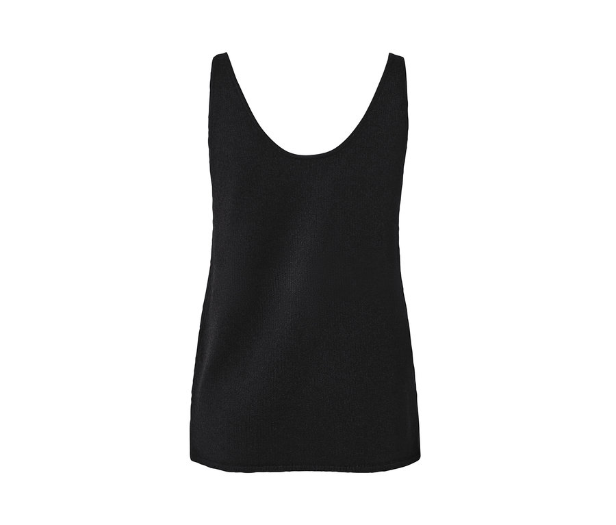 Czarny top z dzianiny.