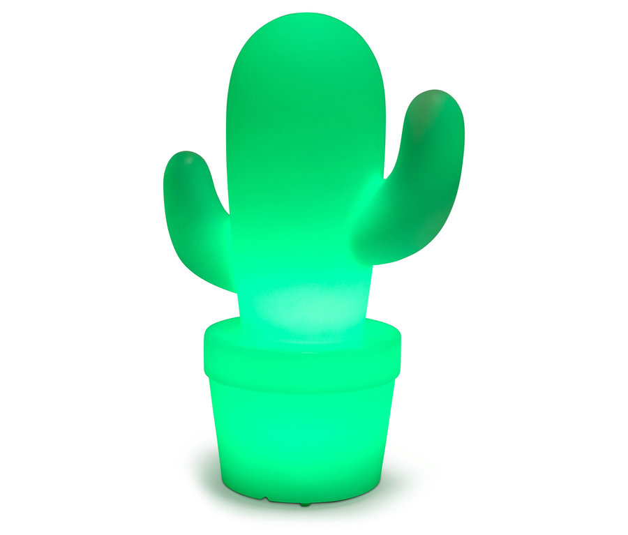 Świecąca na zielono lampka w kształcie kaktusa w doniczce.
