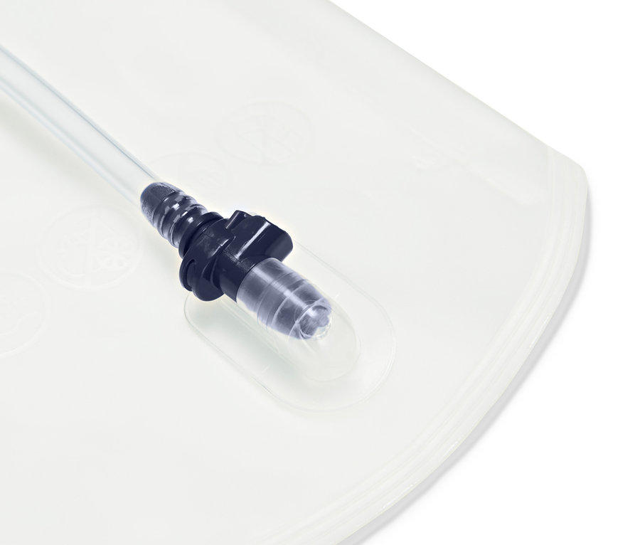 Zbliżenie na bukłak o pojemności ok. 2 l z rurką.