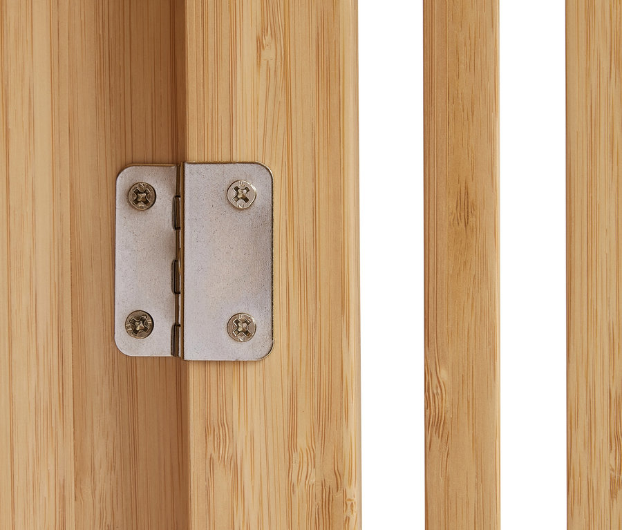 Szczegół zawiasu na Szafce w stylu skandynawskim.