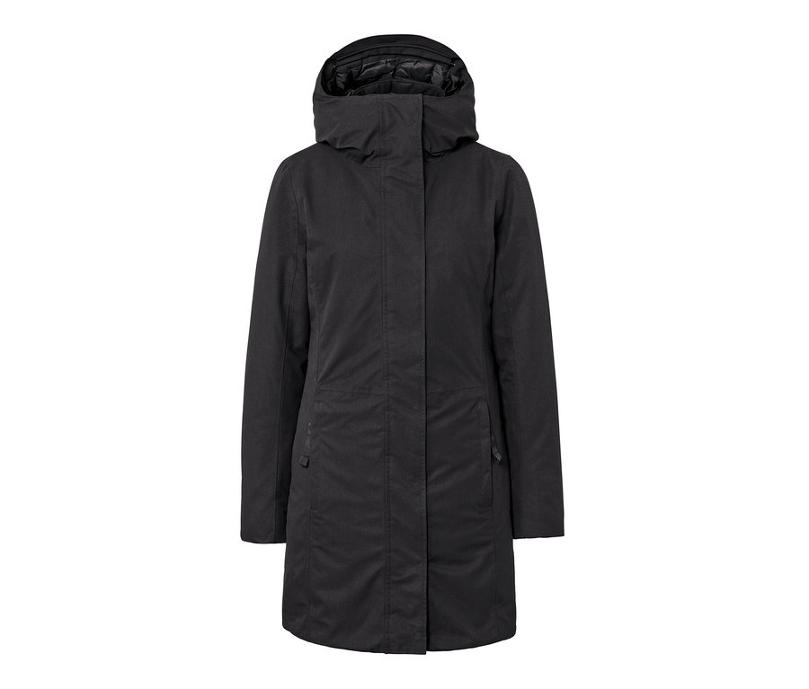 Czarny damski płaszcz ciepłochronny.