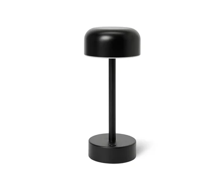 Czarna akumulatorowa lampa stołowa LED na białym tle.
