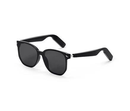 Czarne okulary przeciwsłoneczne ze słuchawkami Bluetooth® na białym tle.