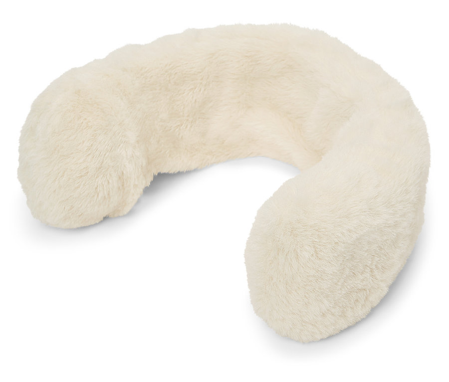 Kremowa poduszka podróżna w kształcie litery U.