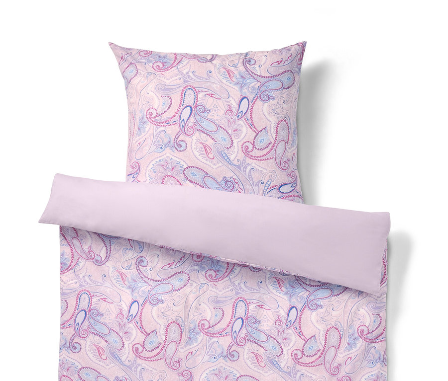 Różowa pościel ze wzmocnionej bawełny w kwiatowy wzór, jeden rozmiar niestandardowy i trzy rozmiary standardowe.