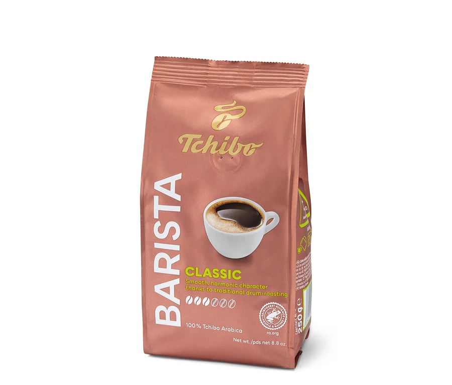 Paczka kawy mielonej Tchibo Barista Classic z ilustracją filiżanki kawy.