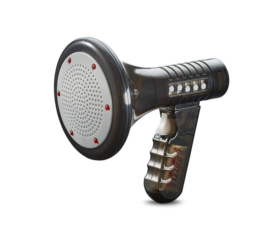 Szczegółowe ujęcie megafonu zniekształcającego głos.