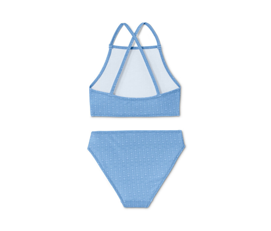 Niebieski zestaw bikini z geometrycznym wzorem.