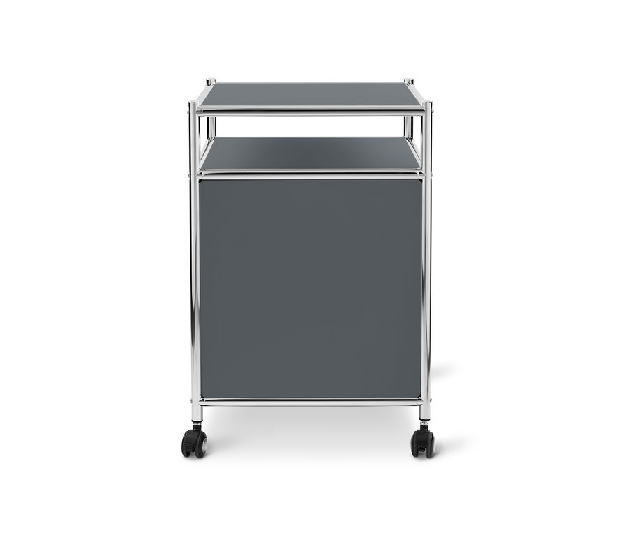 Szary metalowy kontener na kółkach »CN3« z klapą.