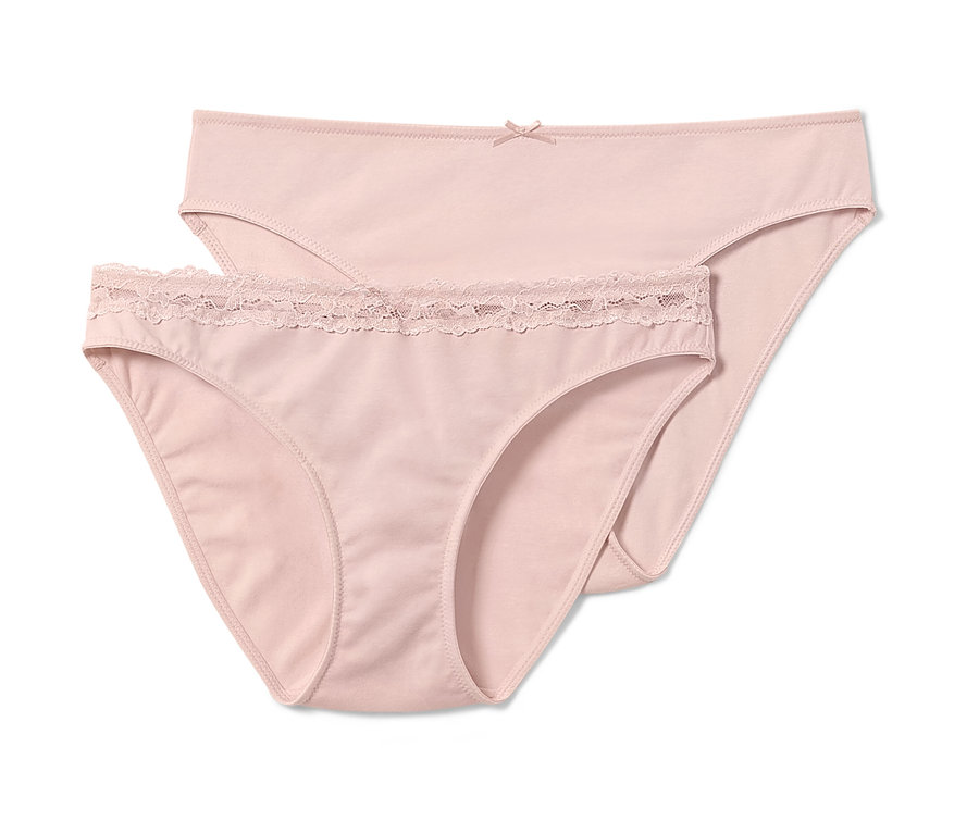 Dwie pary bladoróżowych fig.