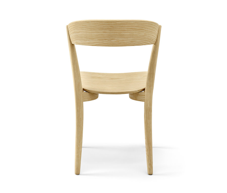 Widok z tyłu na drewniane krzesło.