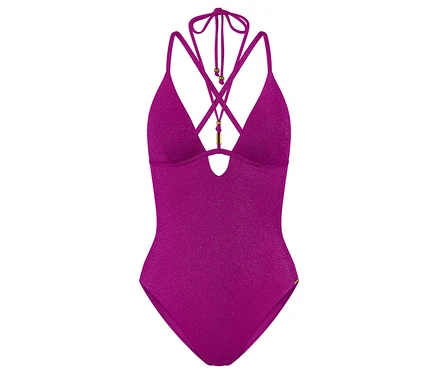 Brokatowy, magentowy kostium kąpielowy Triumph Summer Sunset OP 01 z dekoltem halter, skrzyżowanymi ramiączkami i złotą ozdobą.