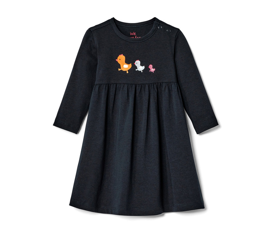 Granatowa dżersejowa sukienka niemowlęca z nadrukiem trzech kurcząt.