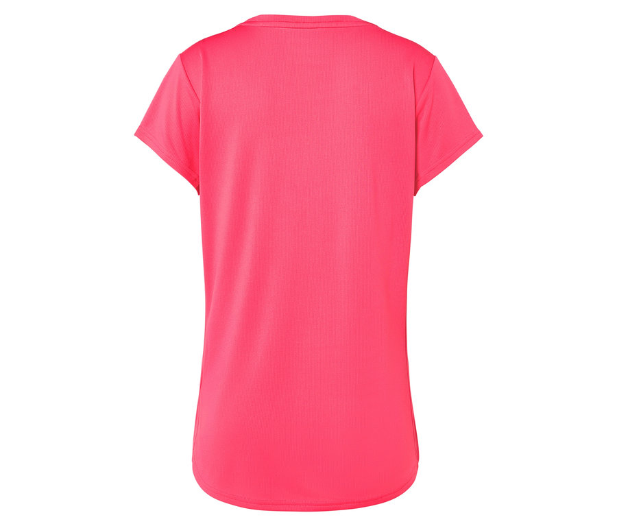 Widok z tyłu na różową koszulkę z krótkim rękawem.
