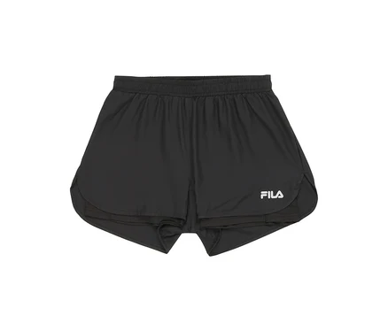 Czarne szorty damskie FILA, widok z przodu.