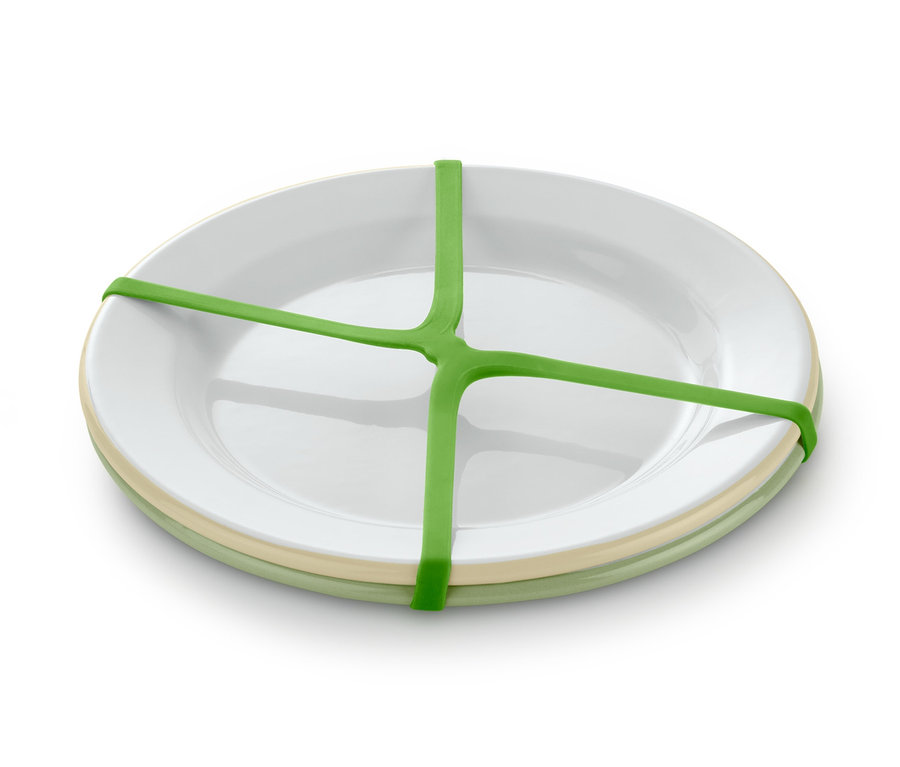 Dwa talerze piknikowe związane zielonym uchwytem.