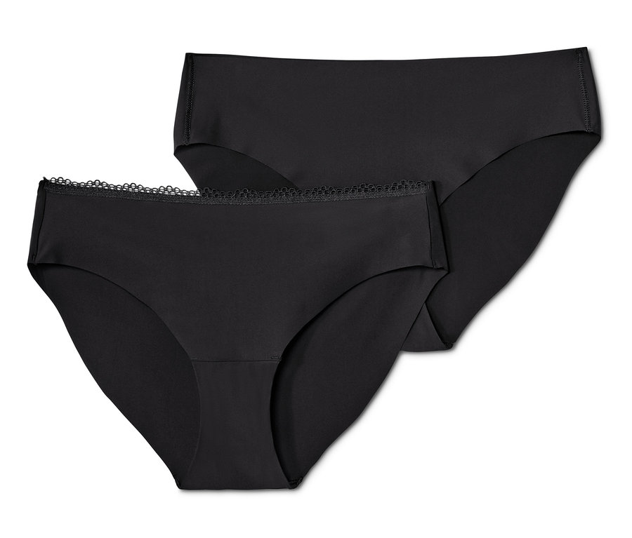 Dwie czarne figi magic cut ułożone jedna na drugiej.