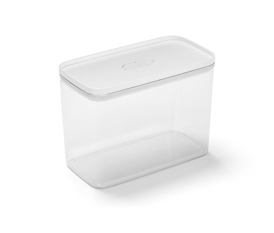 Pusty, przezroczysty pojemnik na żywność z białą pokrywką.