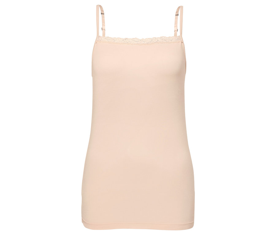 Zdjęcie detalu kremowej koszulki z modalu z koronką.