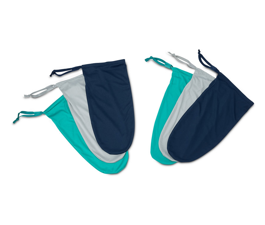 Sześć podróżnych worków na buty i bieliznę w kolorze turkusowym, szarym i granatowym.