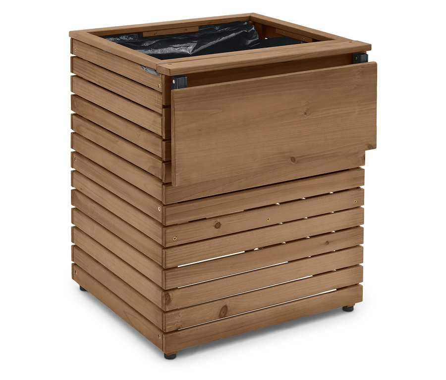 Zbliżenie kwadratowej, brązowej drewnianej donicy z czarną plastikową wyściółką w środku.