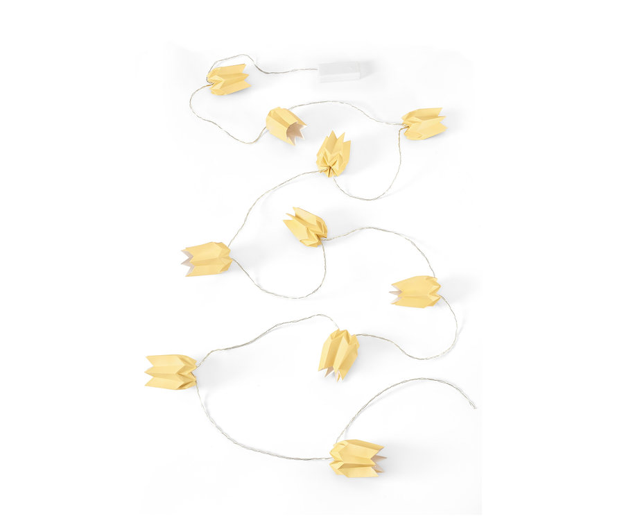 Żółty papierowy łańcuch świetlny LED na białym tle.