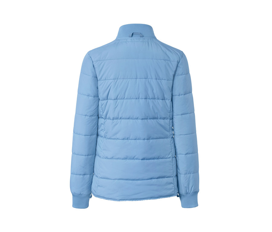 Niebieski płaszcz trekkingowy 3 w 1, widok z tyłu.