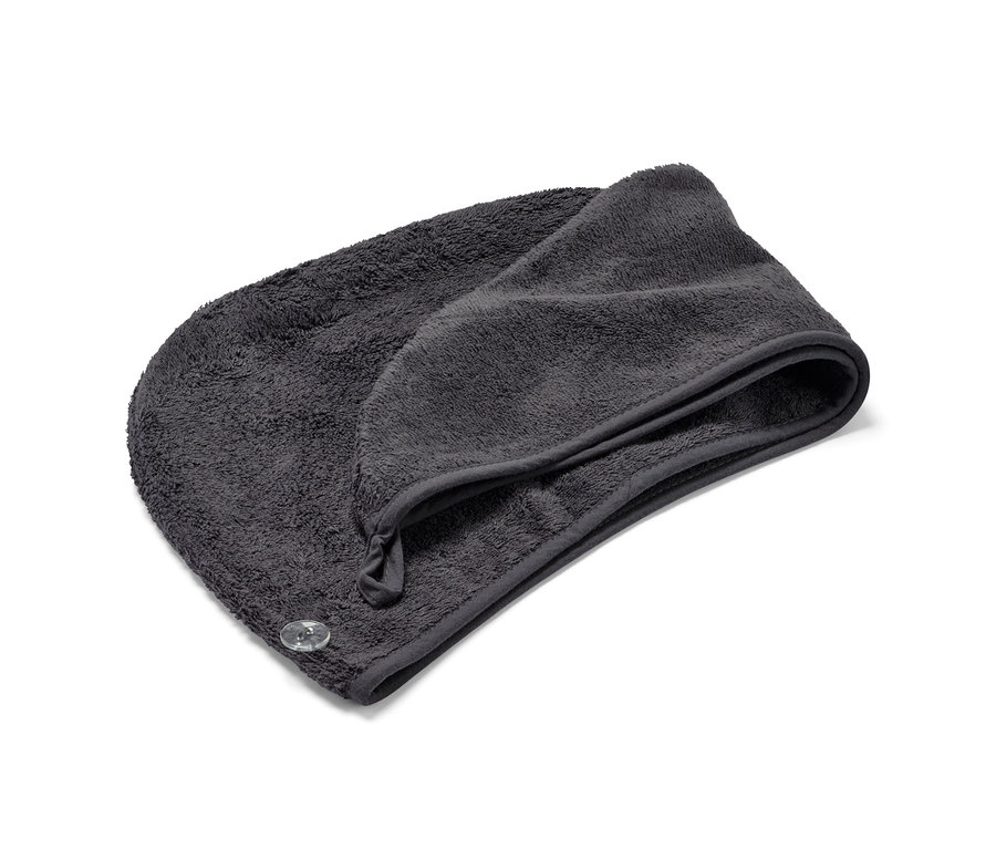 Antracytowy ręcznik-turban leży złożony na białym tle.