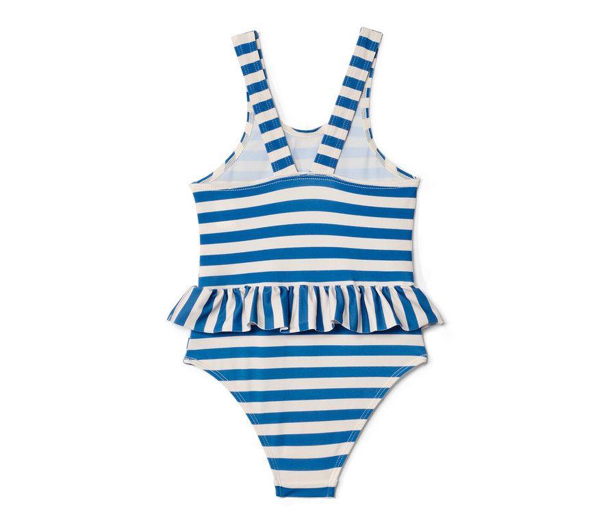 Widok z tyłu dziecięcego stroju kąpielowego w niebiesko-białe paski z falbanką.