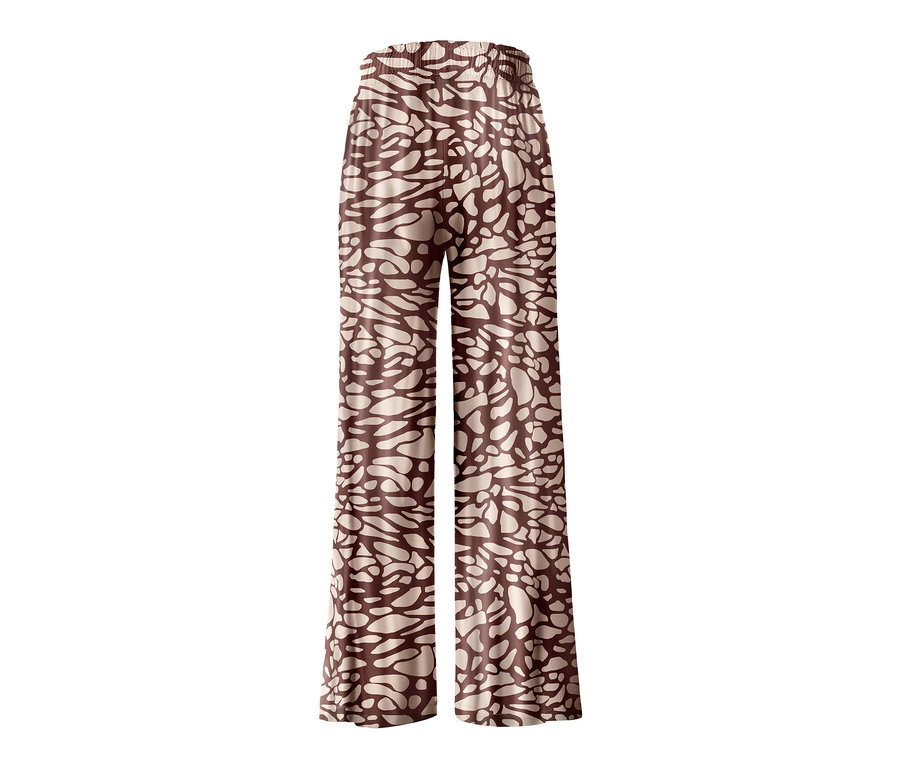 Spodnie rekreacyjne z brązowym wzorem.