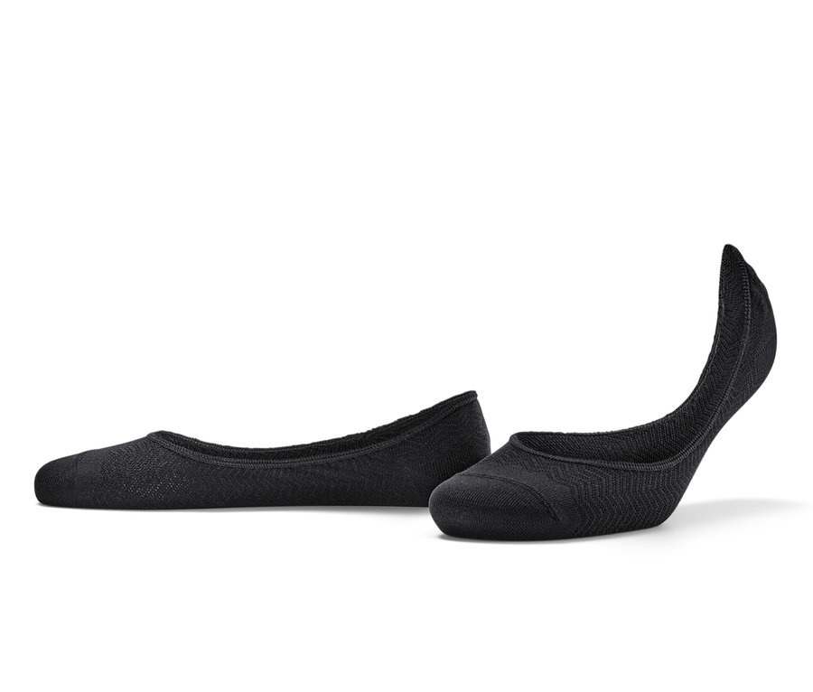 Dwie pary czarnych skarpetek do sneakersów.