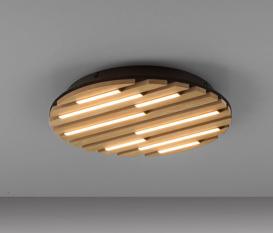 Okrągła lampa sufitowa z drewnianymi listwami i paskami LED.