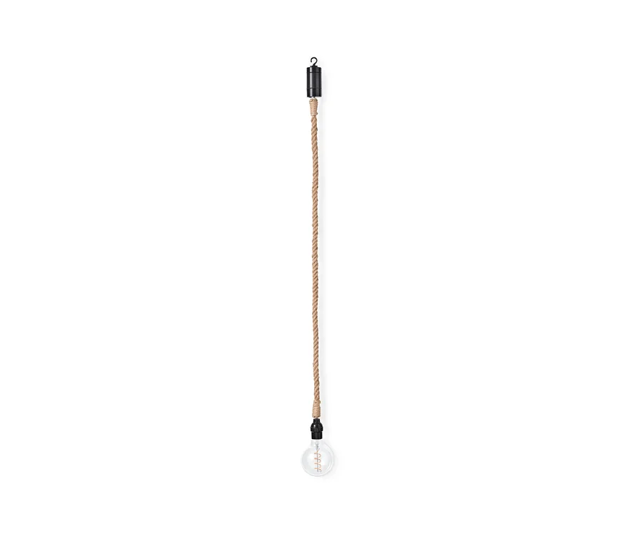 Lampa ogrodowa LED zwisa na linie.