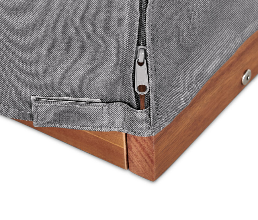 Detal szarej osłony premium na kosz plażowy XXL z zamkiem błyskawicznym i drewnianą ramą.