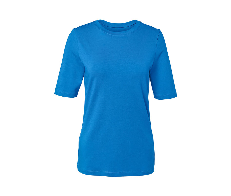 Kobaltowa koszulka z półrękawami.