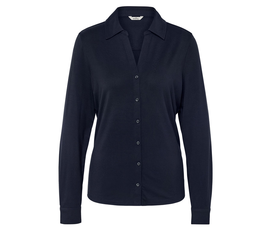 Granatowa koszula z długim rękawem zapinana na guziki.