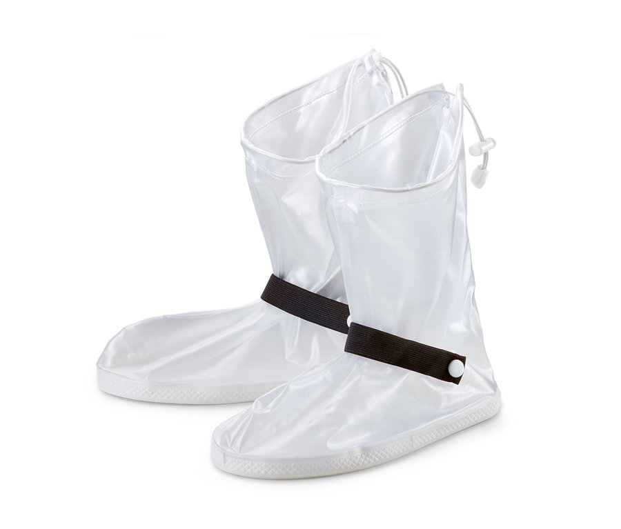 Dwa ochraniacze przeciwdeszczowe na buty.