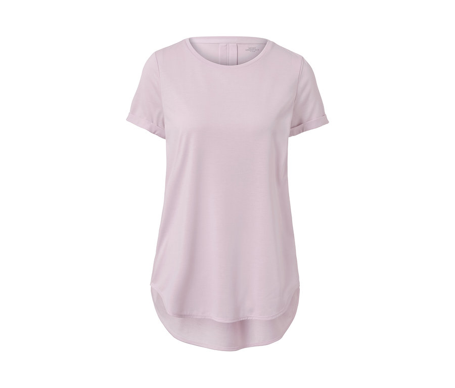 Jasnoróżowa długa koszulka.