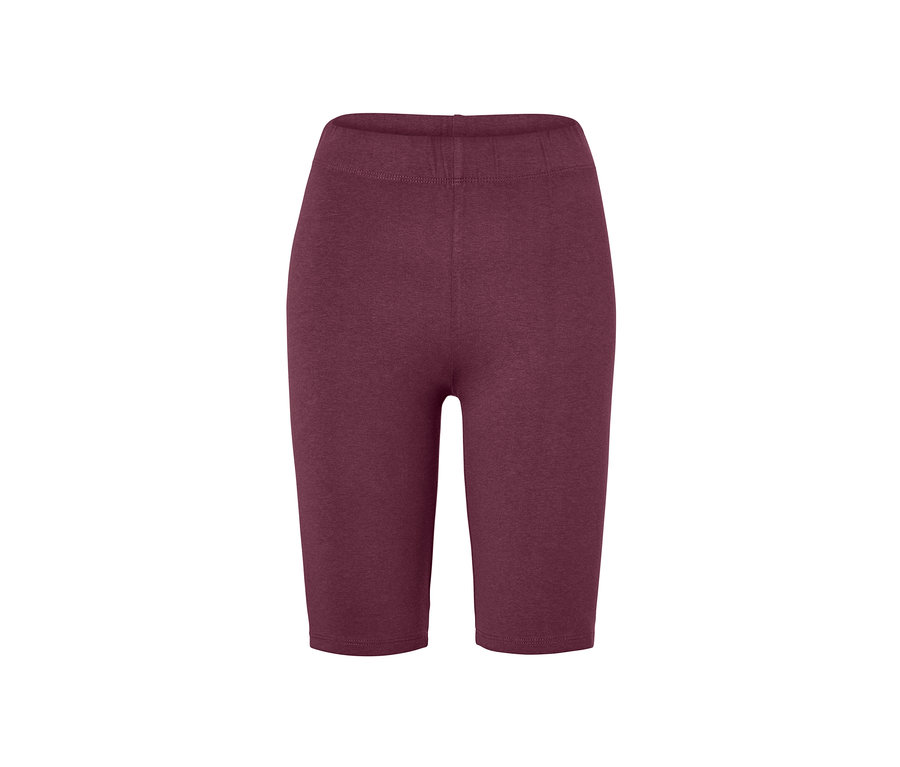 Krótkie legginsy na białym tle.